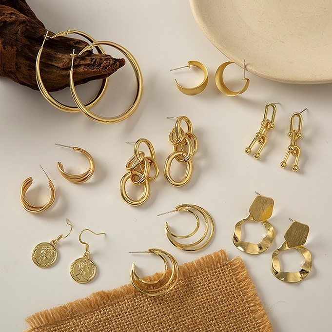 Đôi khuyên tai vòng kim loại đơn giản và thanh lịch thời trang