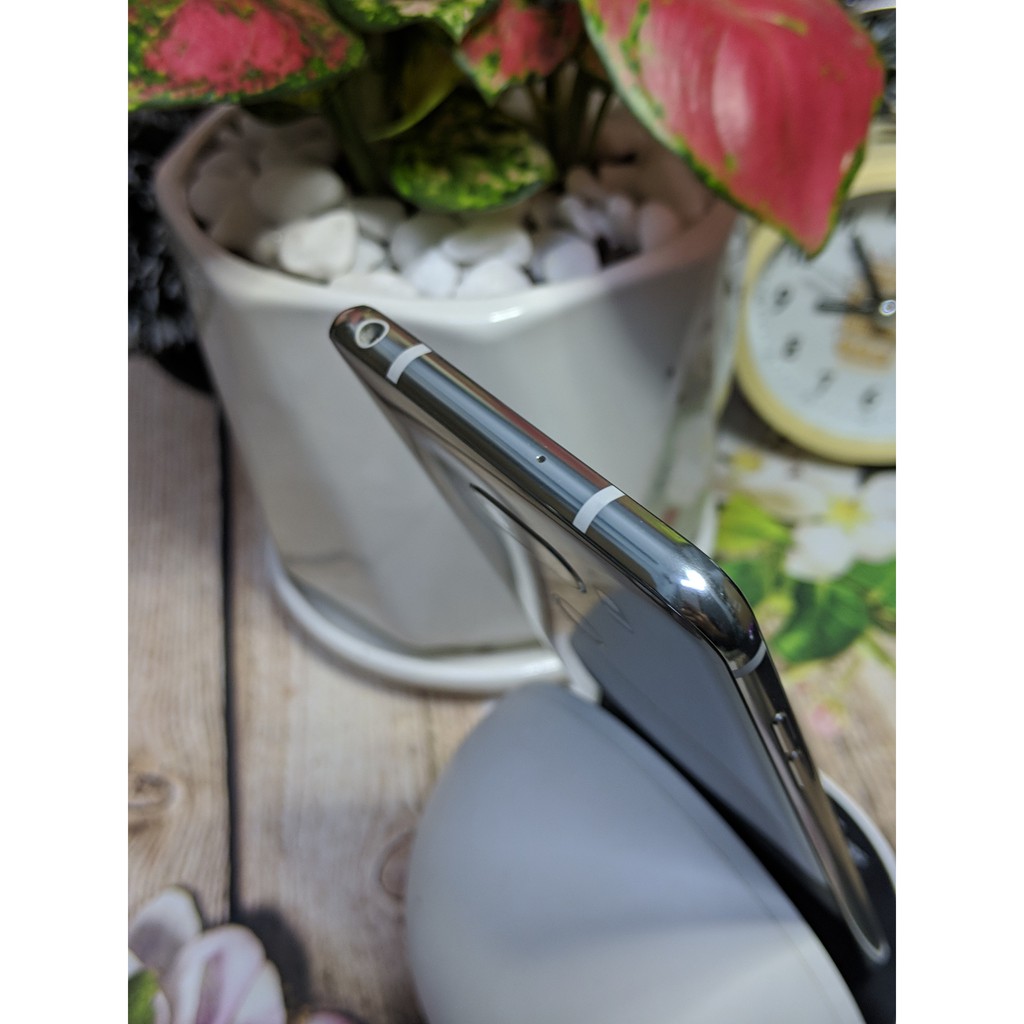 Điện thoại LG V30+ Plus 1 Sim, Ram 4/128G, Chip Snapdragon 835, Pin 3300mAh