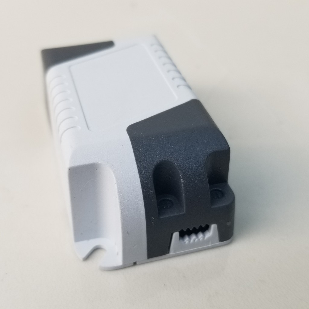 BOX NHỰA DRIVER LED 66mm*32mm*22m KW6