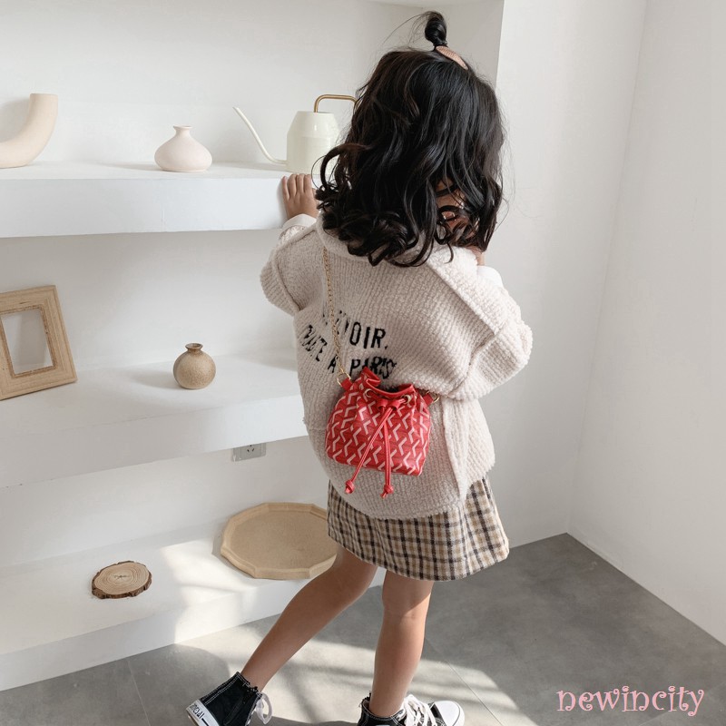 Túi đeo chéo họa tiết xinh xắn dành cho bé gái