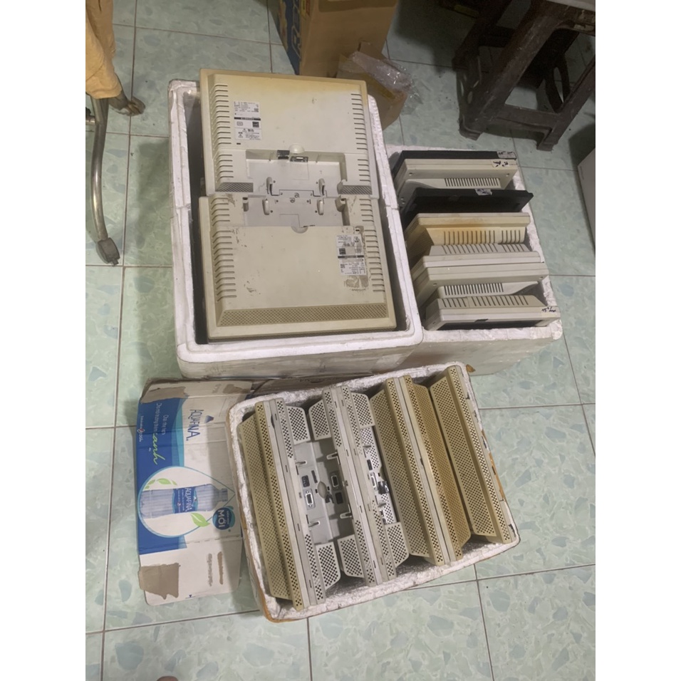 Màn hình 15 inch không đế hàng thanh lý văn phòng công ty đã qua sử dụng giá rẻ