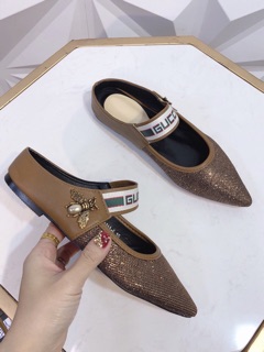 Sục gucci ong