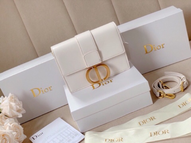 Túi dáng hộp size 22 cm full box nhé cả nhà yêu quý