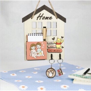 Bảng gỗ treo tường có móc treo chìa khoá và hộp để thẻ hình cặp đôi hạnh phúc gấu pooh chữ Home