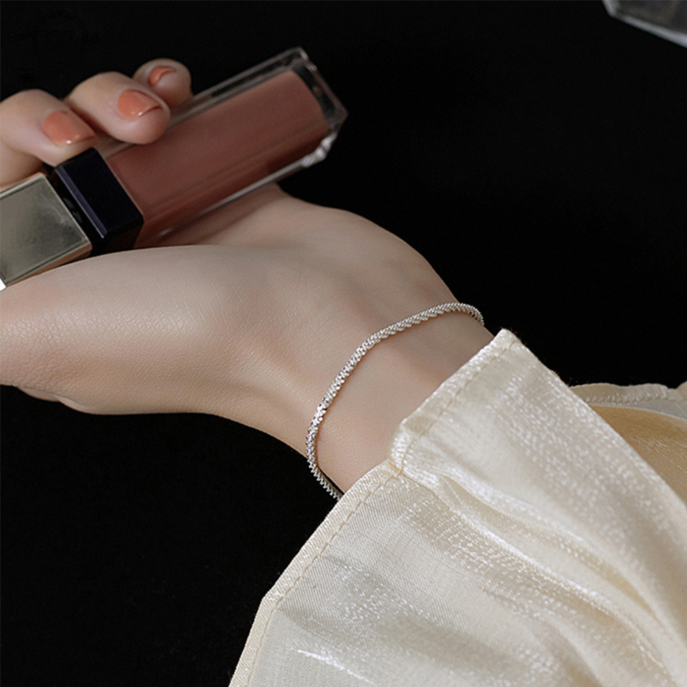 Vòng tay nữ trang tạo hình thanh lịch độc đáo