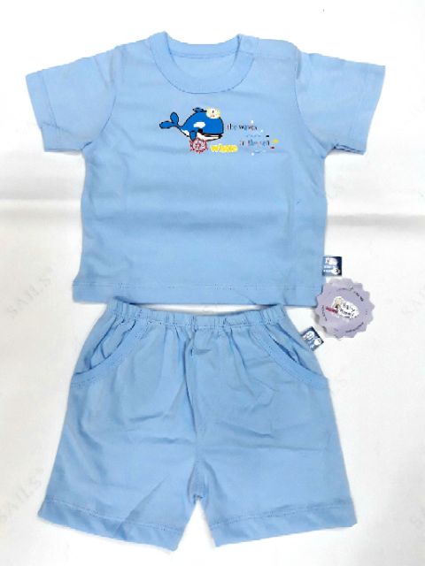 Bộ quần áo cộc baby Mommy cho trẻ sơ sinh và trẻ nhỏ.