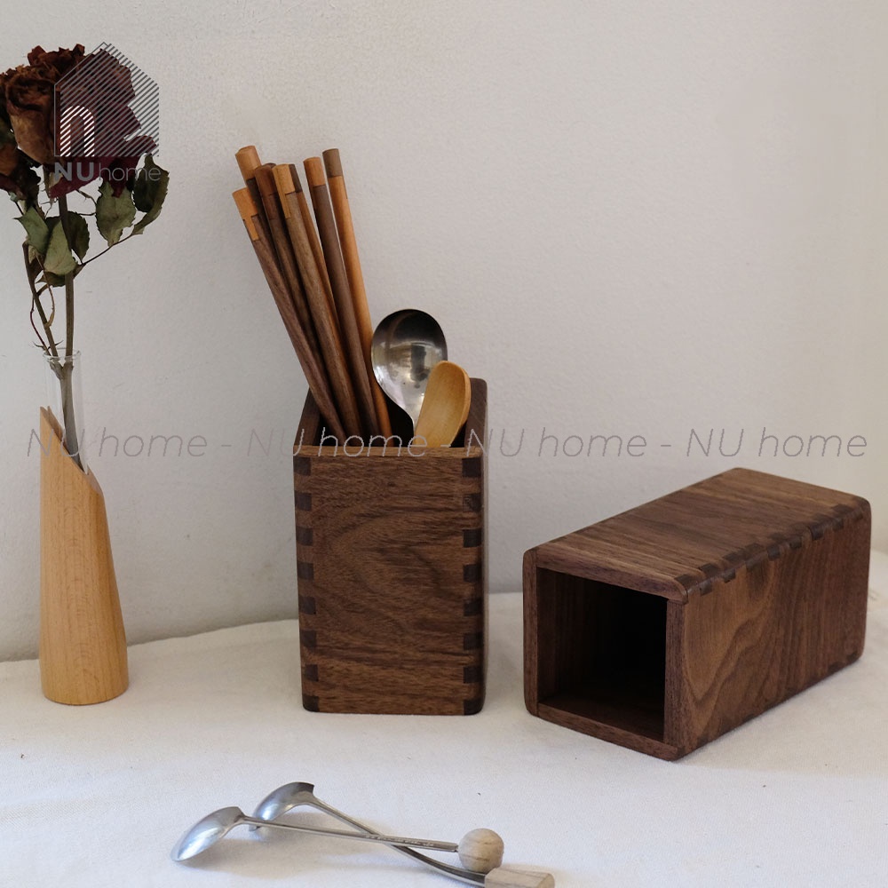 nuhome.vn | Ống đựng đũa muỗng - Hioki, được thiết kế đơn giản mộc mạc bằng chất liệu gỗ cao cấp theo phong cách Nhật