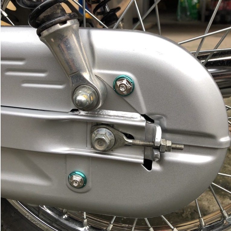 Ốc Titan , Salaya gắn hộp xích các dòng xe honda