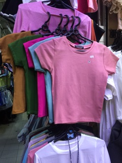 Áo thun croptop đơn giản
