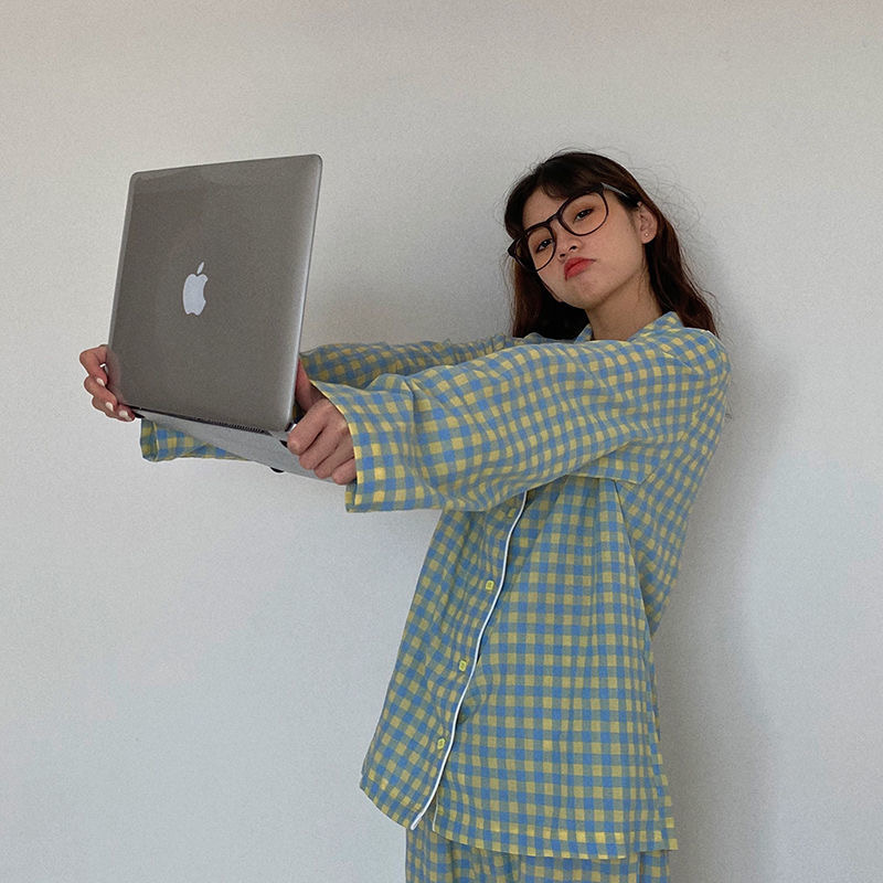 Bộ đồ ngủ dài tay dáng rộng họa tiết caro đơn giản thoải mái cho nữ | BigBuy360 - bigbuy360.vn