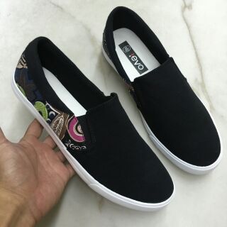 Giày Slip on