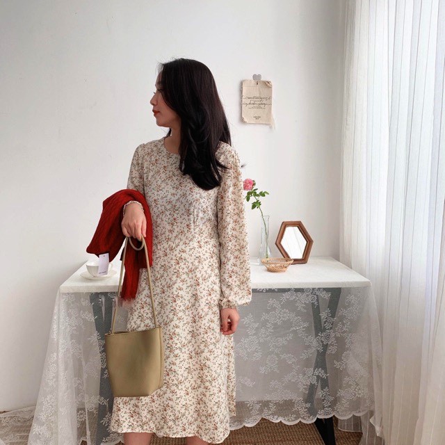 ĐẦM VINTAGE DÀI TAY HOA CỎ CỔ TRÒN,CHÂN VÁY ULZZANG TRẮNG DÁNG NGAN 2 DAY BUỘC EO KIỂU VINTAGE (video ảnh thật) | BigBuy360 - bigbuy360.vn