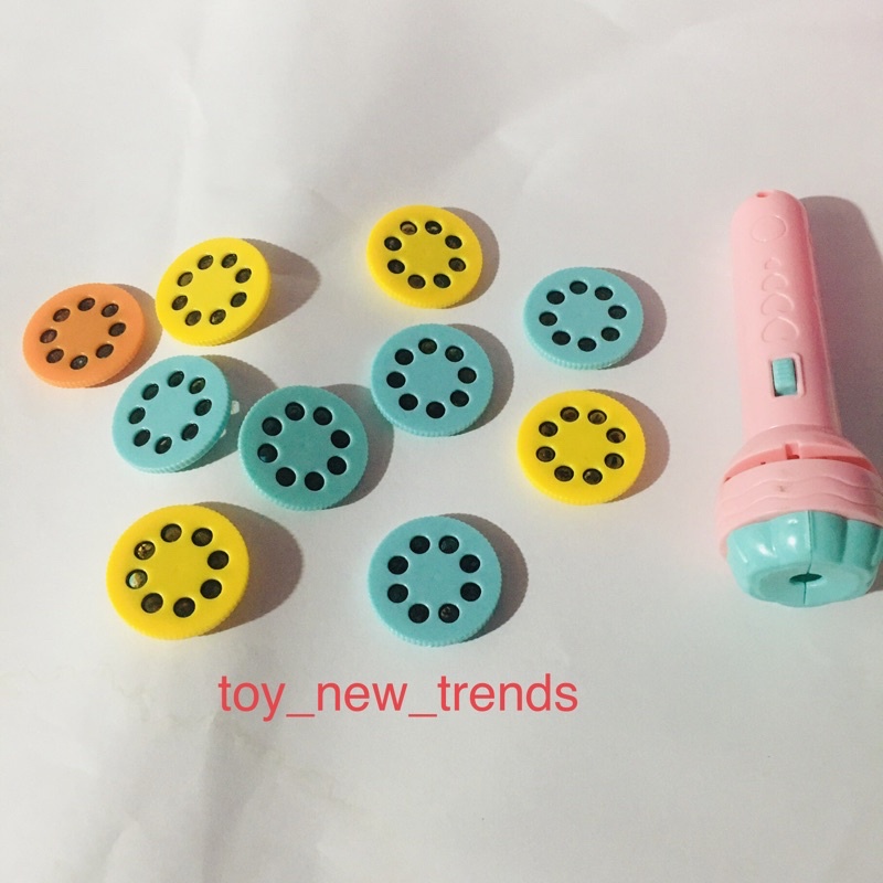 Đồ chơi, đèn pin chiếu hình cho bé. Hàng chất lượng- hộp sẵn 1 đèn và thẻ hình khác nhau , giúp trẻ thông minh hơn
