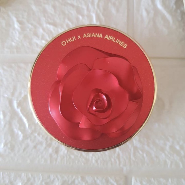 Phấn Nước Ohui Ultimate Cover Cushion Moisture Red Rose Petal Edition PF50/PA+++ | BigBuy360 - bigbuy360.vn