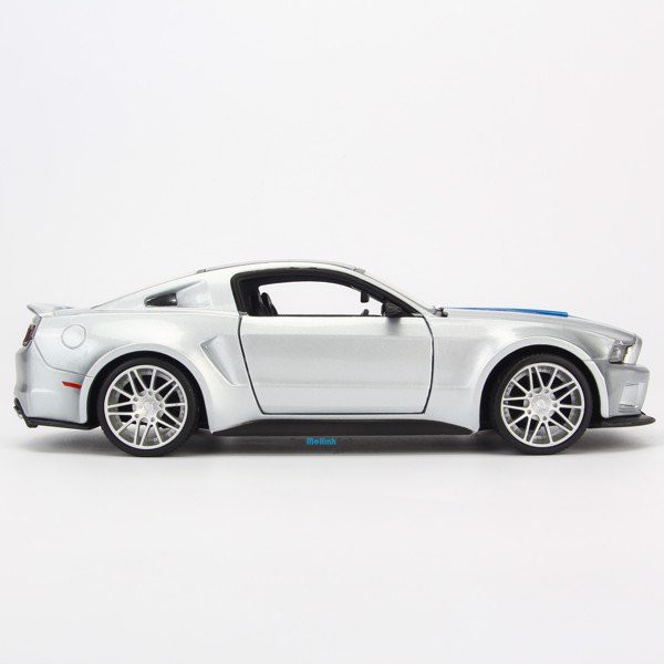 Mô hình xe Ford Mustang 2014 Street Racer 1:24 Maisto