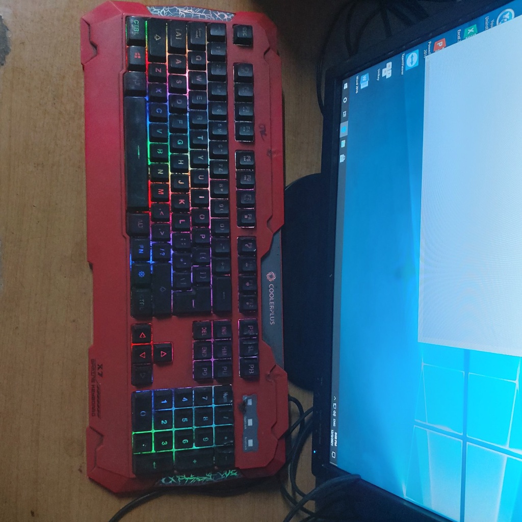 Bàn phím có dây cũ keyboard gaming led 7 màu sáng đẹp mọi chức năng ok- giao mẫu ngẫu nhiên