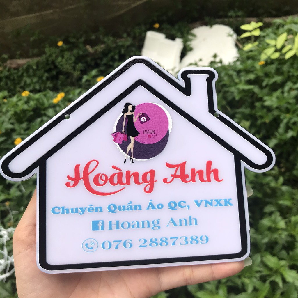 Bảng hiệu mika hình ngôi nhà