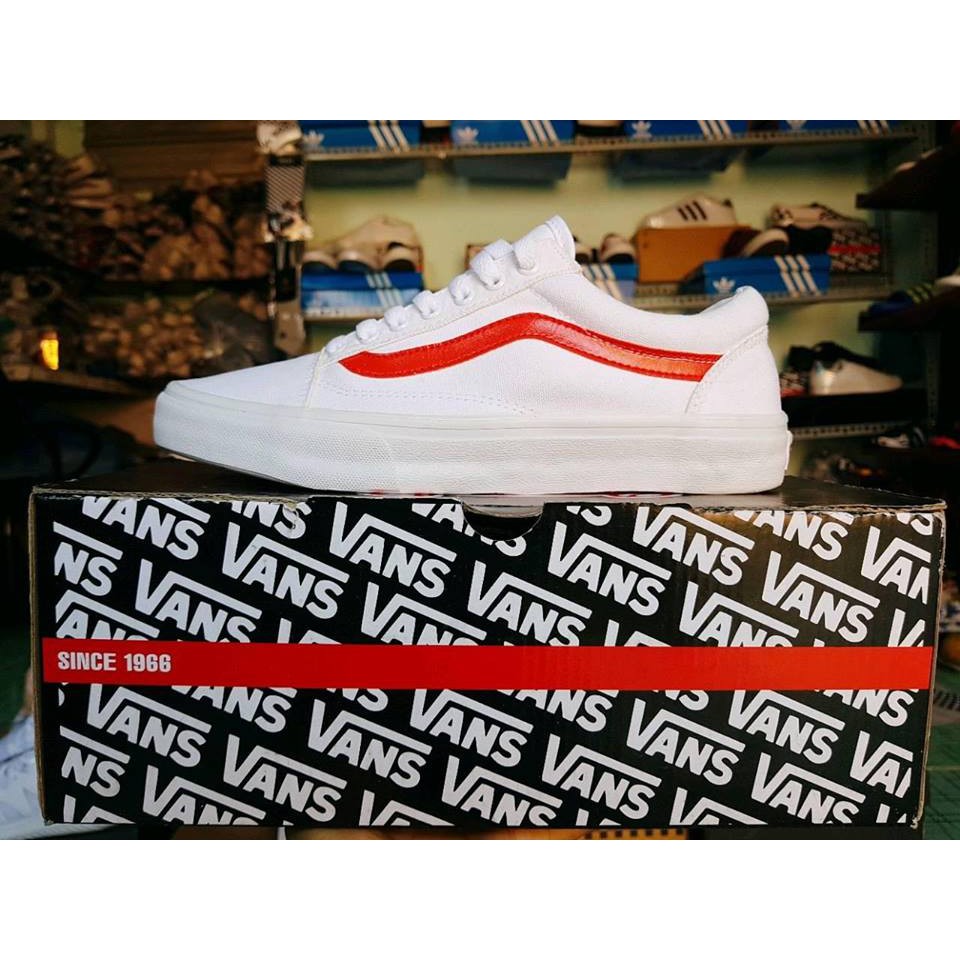 vans trắng sọc đỏ