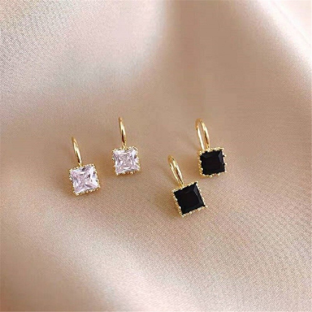 Đôi khuyên tai hình vuông đơn giản thời trang dành cho nữ