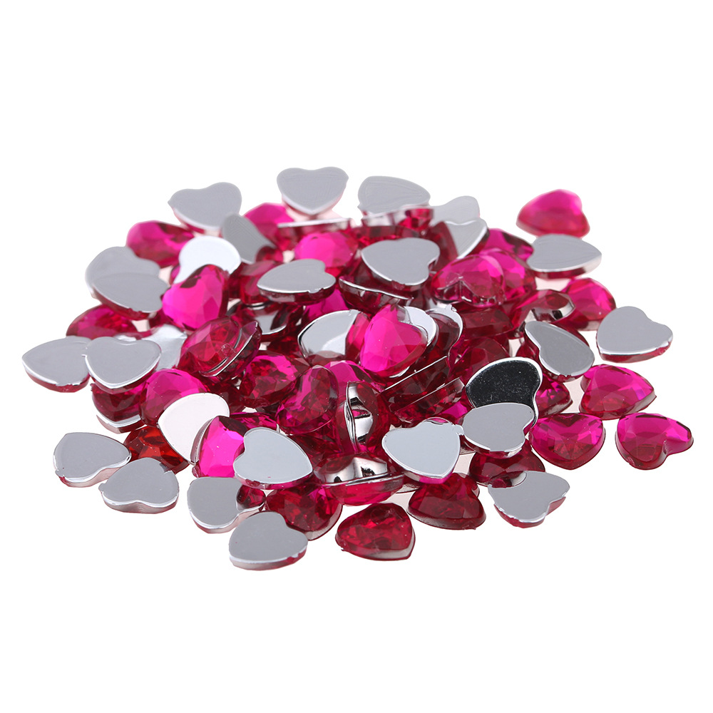 Phụ kiện trang trí họa tiết trái tim bắt mắt sành điệu