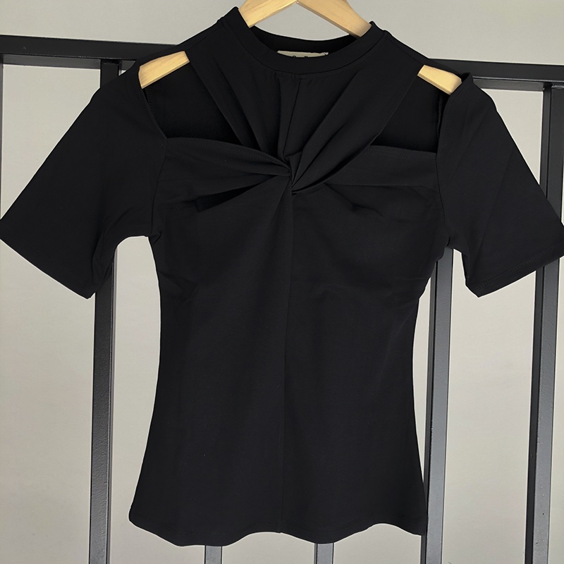 Áo thun body nữ tay lỡ khoét vai xoắn ngực phong cách trẻ trung