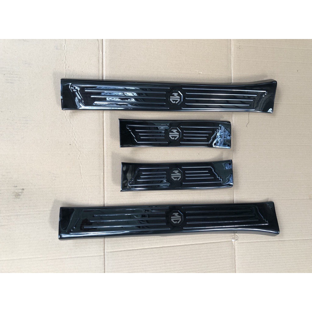 Ốp Bậc Cửa, Nẹp Bước Chân MG ZS , MG HS bản 2021 2022 Mẫu Titan Cao Cấp + tặng keo trợ dính trang trí chống xước bậc cửa