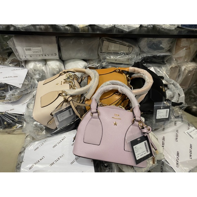 Túi Lyn hến KENNEDY HANDBAGS tay cầm 𝐦𝐚̂̃𝐮 𝐦𝐨̛́𝐢