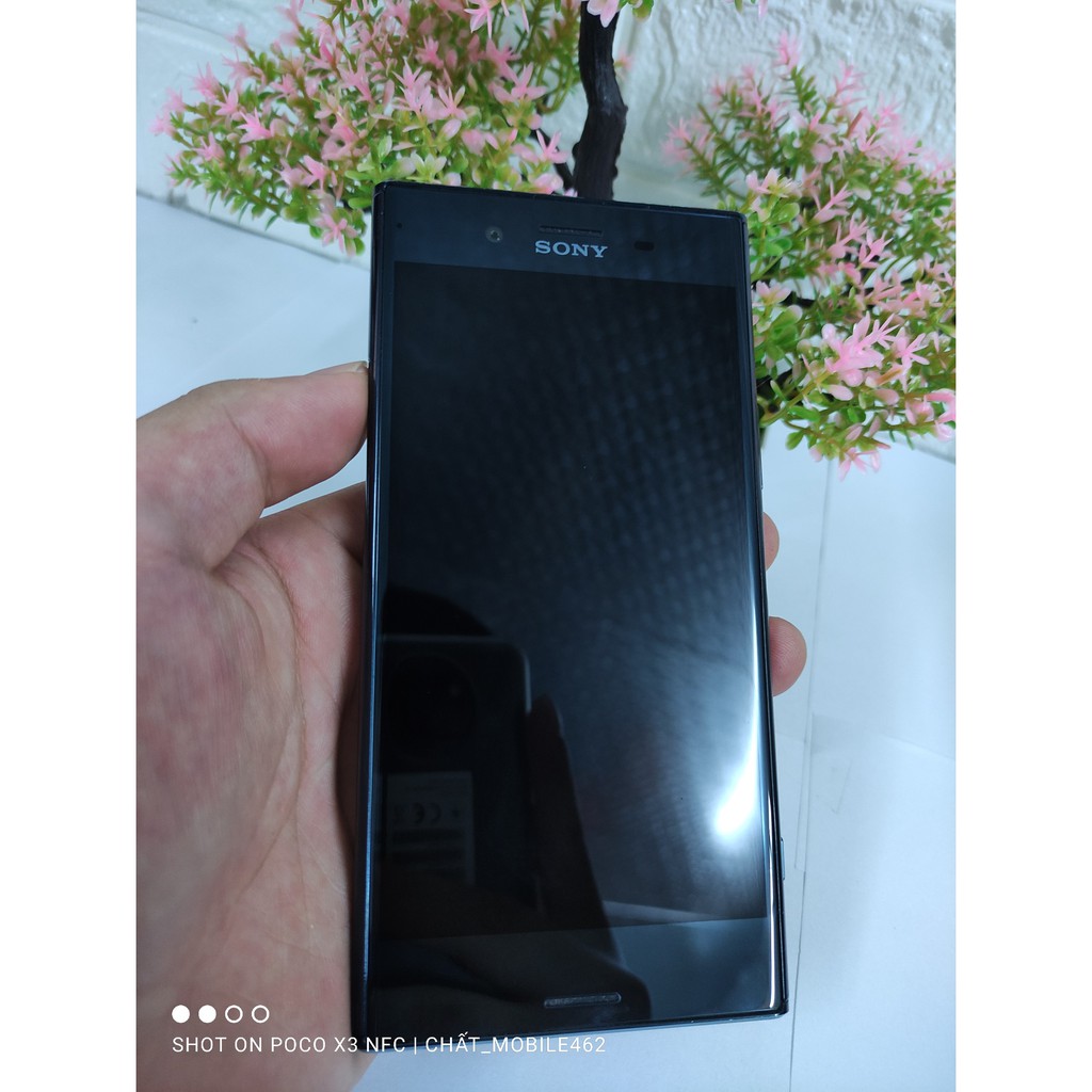 Điện Thoại Sony Xperia XZ Premium Đẹp 99,99% Kèm Cáp Sạc.