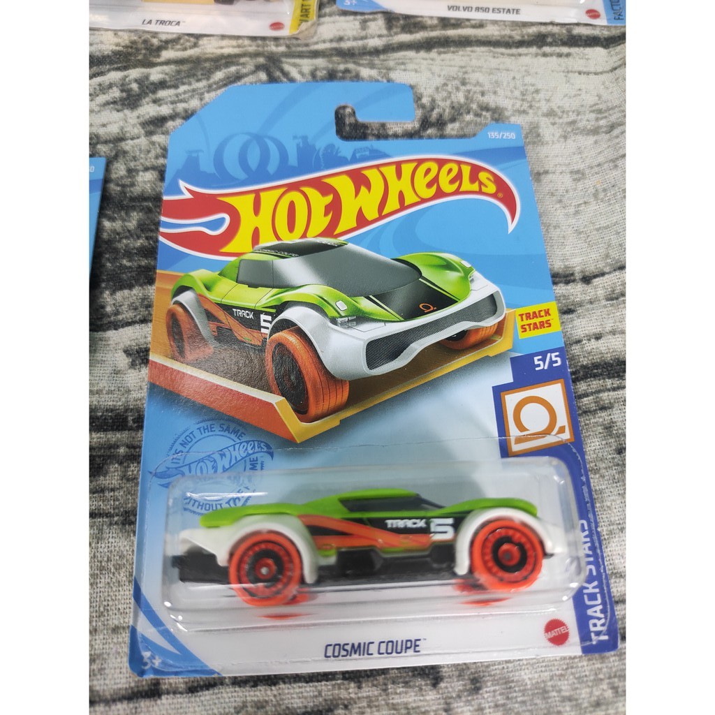 Xe mô hình Hot Wheels Cosmic Couple