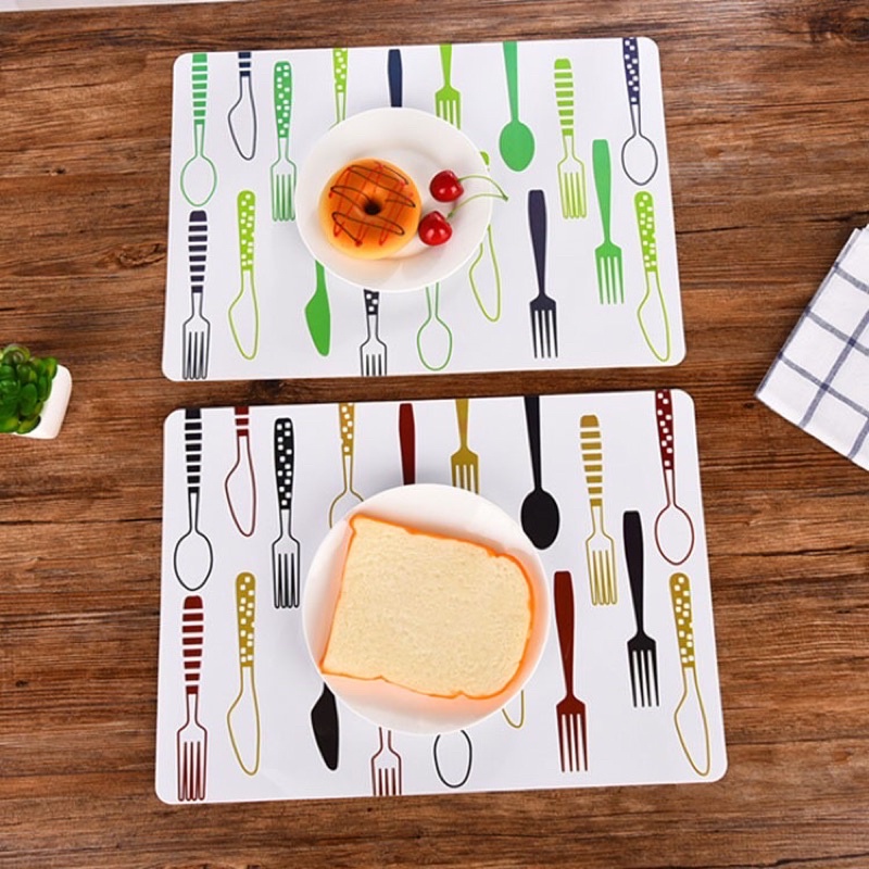 Tấm lót bàn ăn bằng nhựa chống thấm