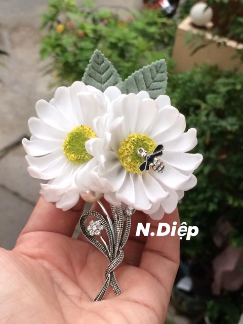 Hoa cài áo Cúc Hoạ Mi đôi