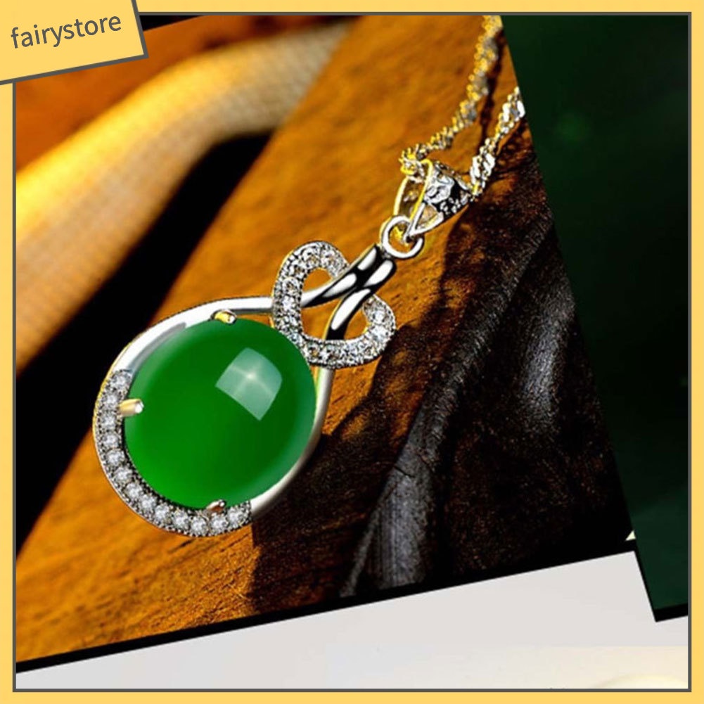 Dây Chuyền Mặt Đá Ngọc Lục Bảo Tự Nhiên Sang Trọng