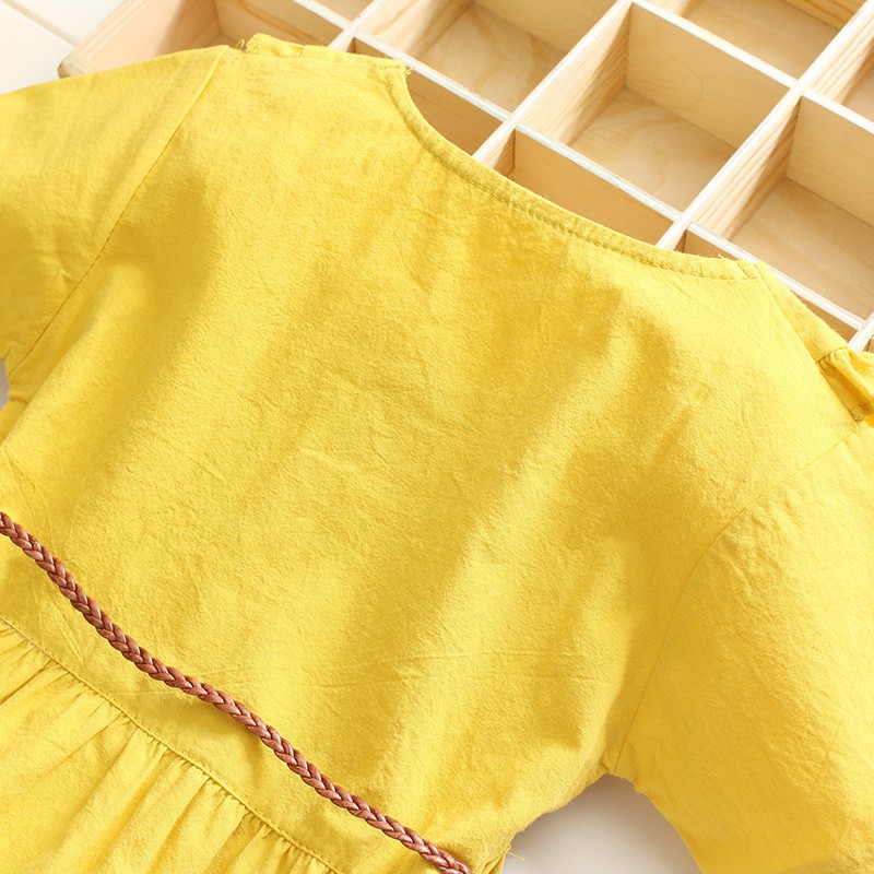 Đầm cổ búp bê thêu họa tiết cho bé