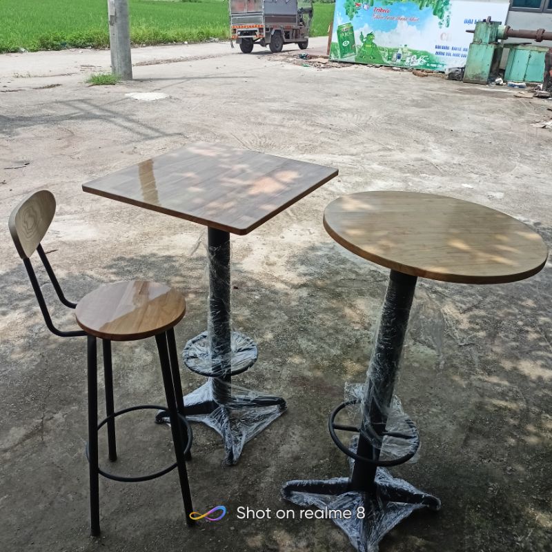 Bàn cafe quầy bar chân trụ cao 1m mặt gỗ cao su 60cm