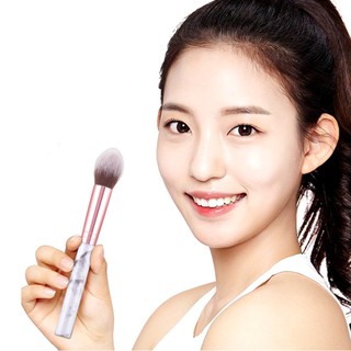 Cọ phấn phủ Highlight Powder Brush trắng