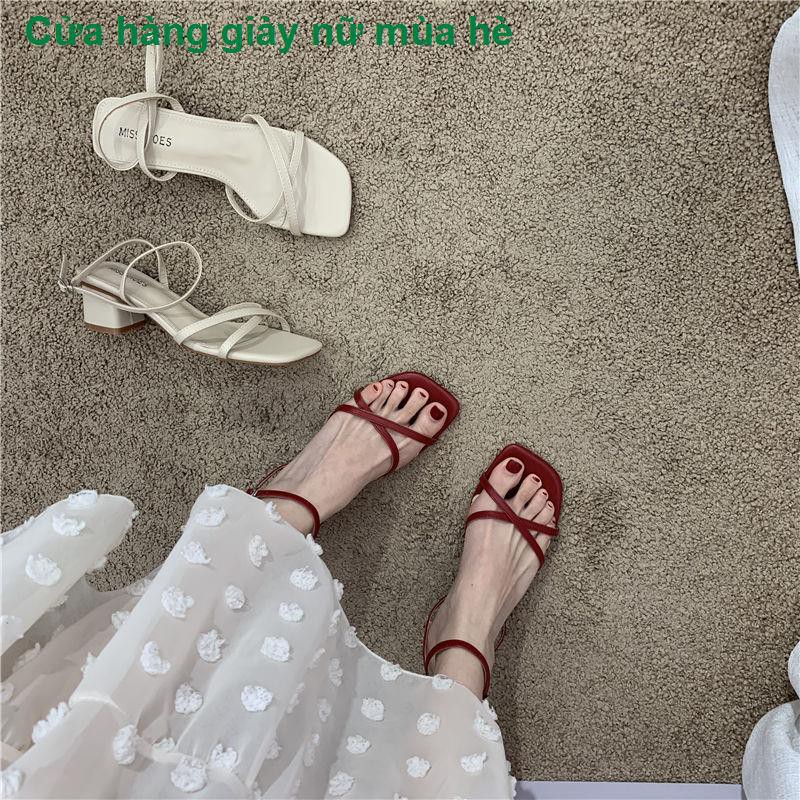 Giày nữ mùa hè mới2020 Summer New Fairy Style Dây đeo đơn giản Khóa từ được xác định chéo với Cuddles Phiên bản
