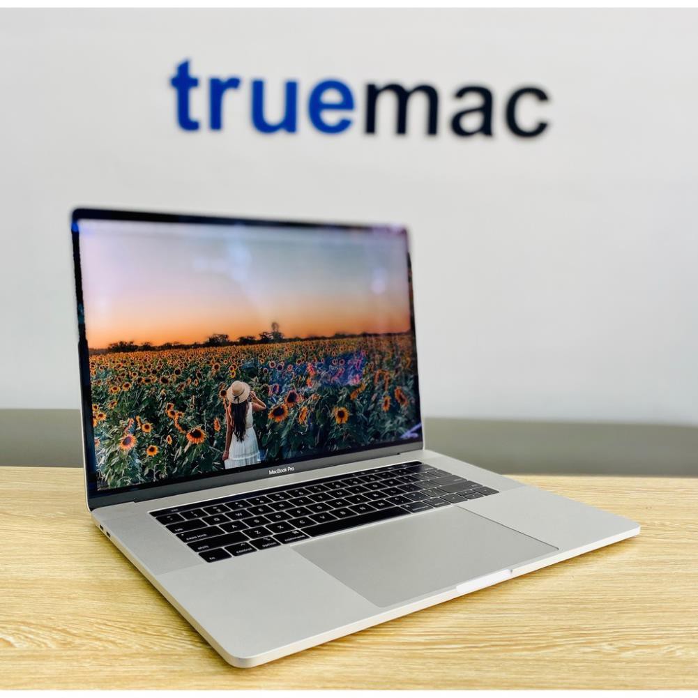 Macbook Pro 15" 2017 MPTU2 mới 99%