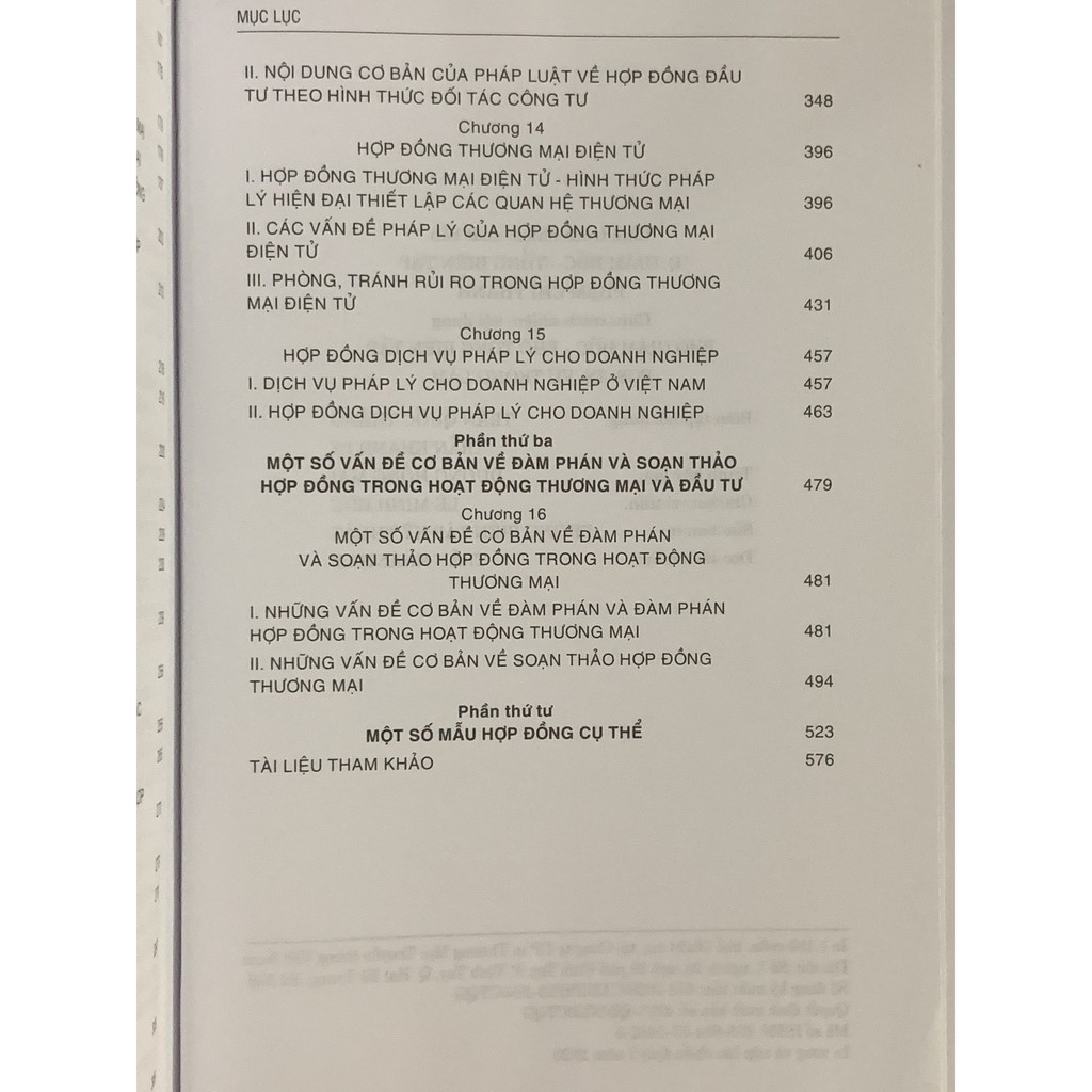 Sách - Pháp Luật Về Hợp Đồng Trong Thương Mại Và Đầu Tư - Những Vấn Đề Pháp Lý Cơ bản (Sách Chuyên Khảo)