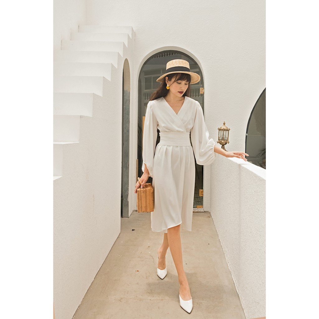 UP2 workshop - Đầm trắng vạt chéo tay chuông thanh lịch dễ mặc Adelina Dress