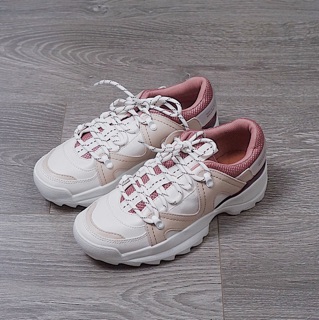 Sneaker Stradivarius