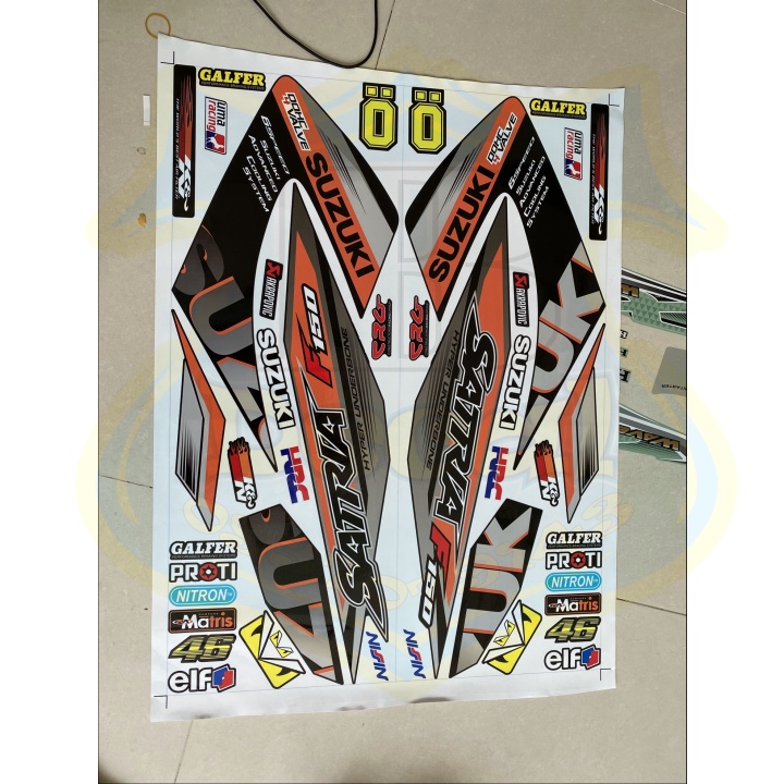 ( Quí khách vui lòng mang ra tiệm cho thợ dán ) Tem satria xang cơ cam đen