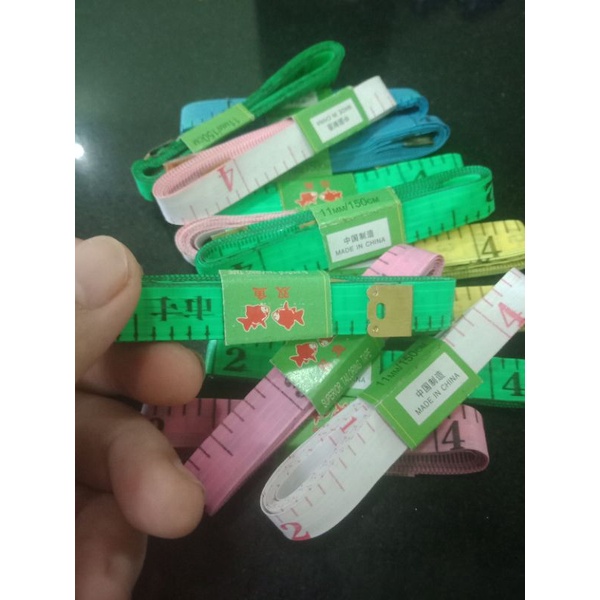 Thước dây 1.5 m. Không có khóa sắt hai đầu.