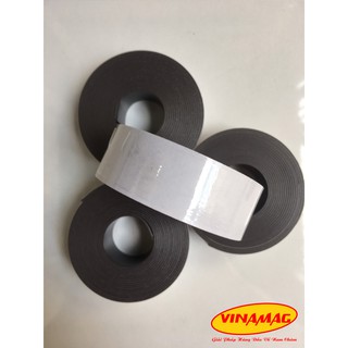 Nam châm dẻo cuộn, nam châm giấy có keo, nam châm dẻo có băng keo ngang 2.5cm dài 3m