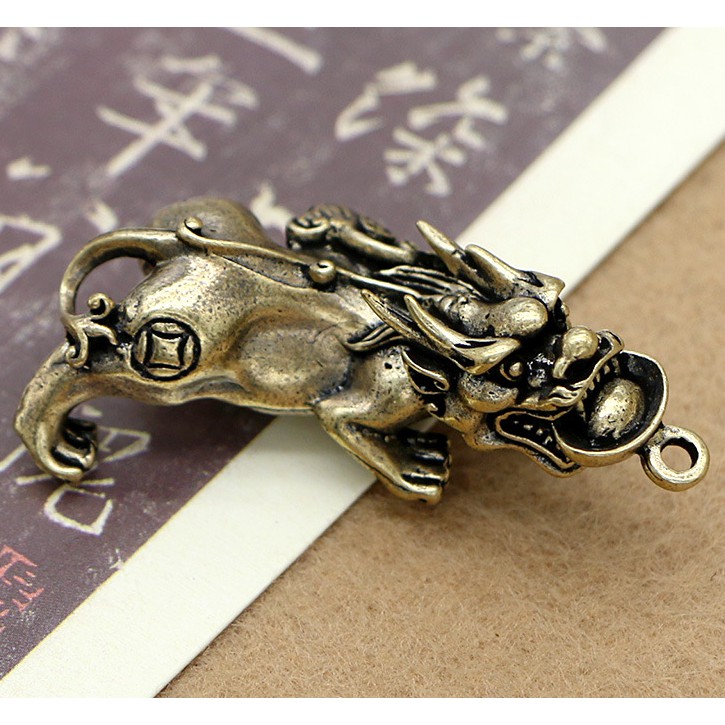 Phong Thủy- Móc Khóa Mặt Dây Chuyền Bằng  Đồng Thau Nguyên Chất Hình Tỳ Hưu Ngậm Tiền-May Mắn - Tài Lộc