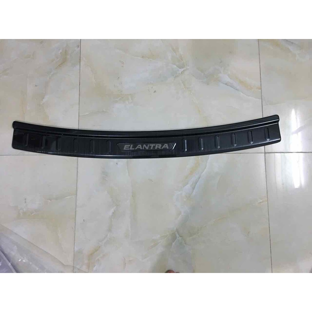 CHỐNG TRẦY CỐP NGOÀI ELANTRA 2019 TITAN - bậc cốp ngoài elantra 2019