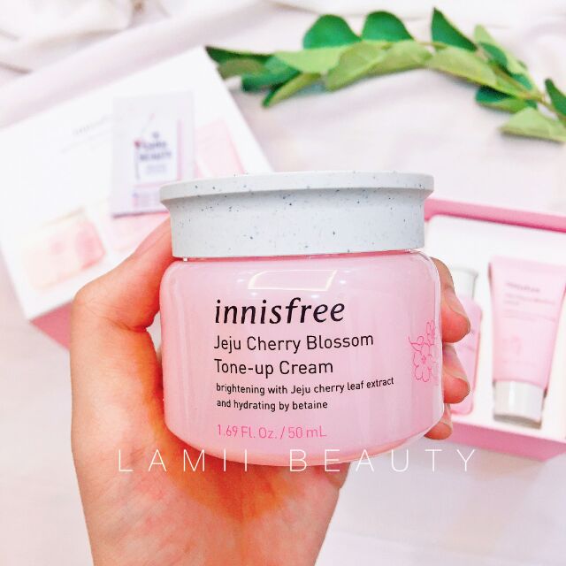 Set dưỡng trắng da Innisfree JEJU CHERRY BLOSSOM CREAM DUO SET