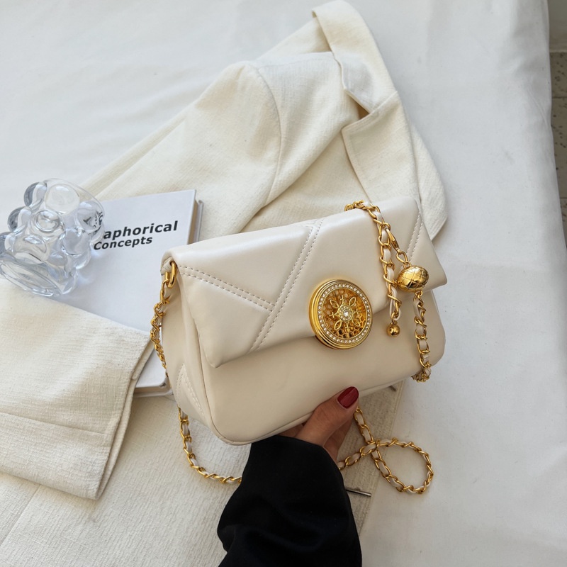 Túi Xách Đeo Vai Kiểu Vuông Nhỏ Phối Dây Xích Thời Trang Cao Cấp Mới