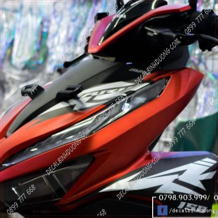 Tem Trùm Xe Máy - Tem Trùm Vario 125/150 Đỏ Bạc Candy Nhám Chất Nhất