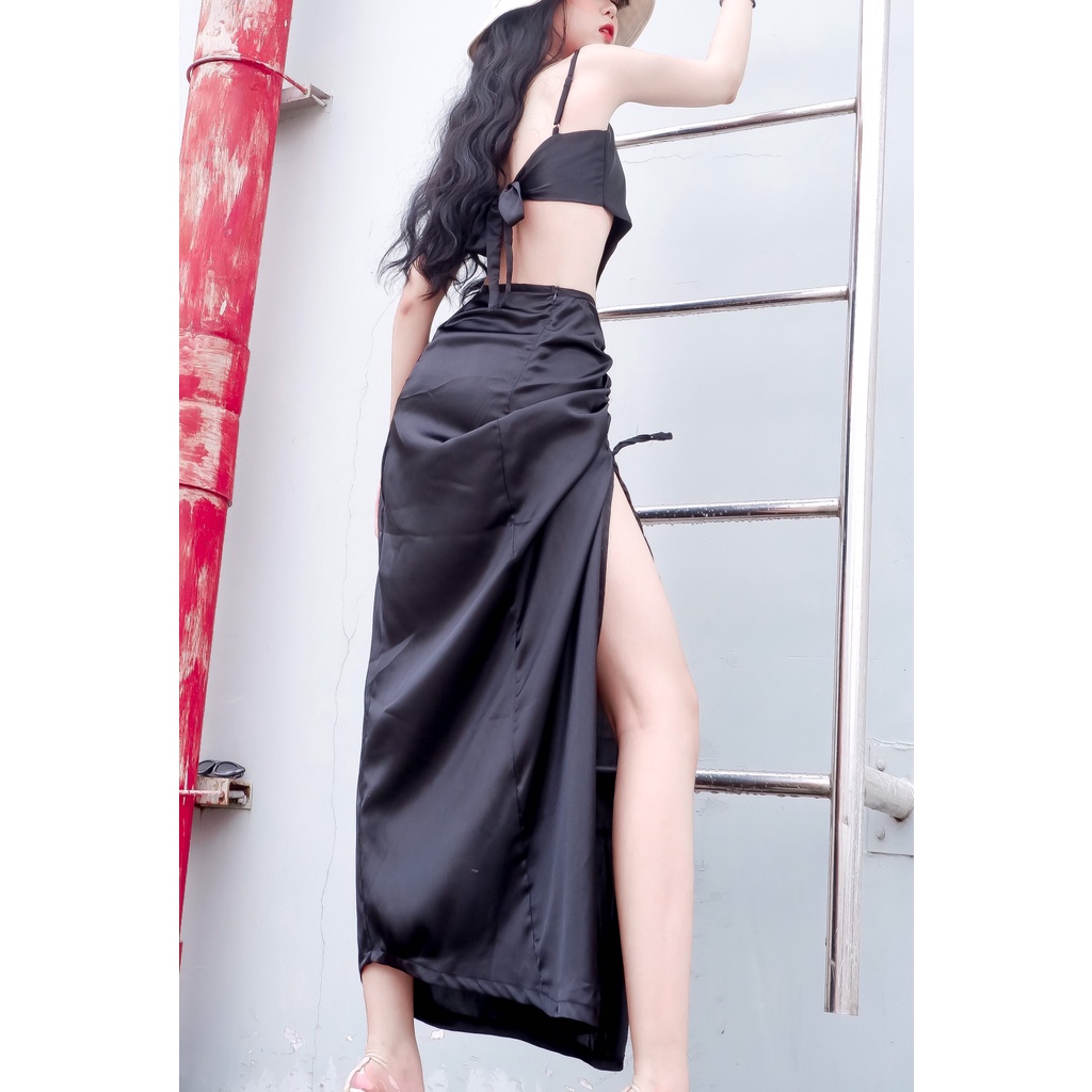 Set lụa áo yếm 2 dây + chân váy rút dây xẻ tà đi biển màu đen HS118 Hỉn Hỉn Store