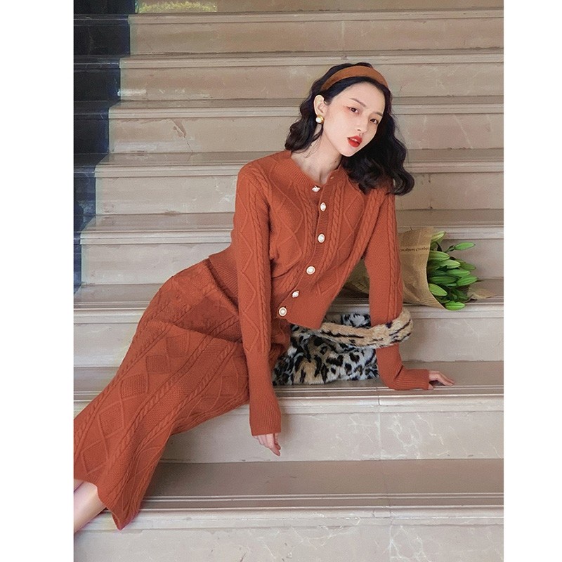 Bộ Áo Sweater Phối Chân Váy Kiểu Vintage Phương Tây Dễ Thương Cho Nữ 2021 | BigBuy360 - bigbuy360.vn